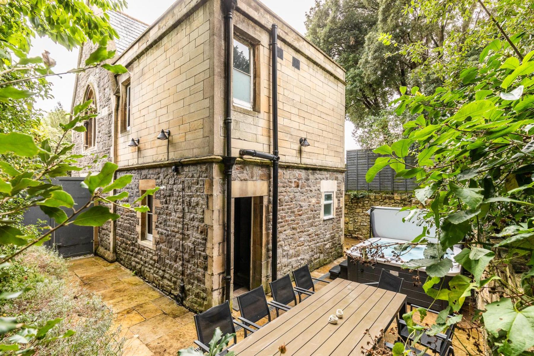 באת' Locksbrook Lodge - Hot Tub - Spacious Outdoor Space מראה חיצוני תמונה